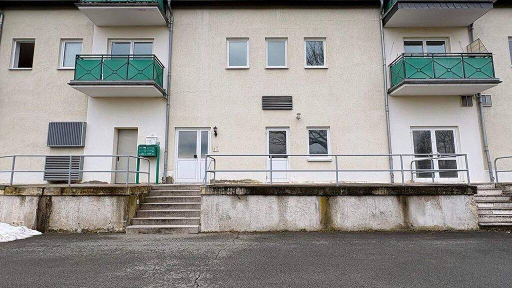 Wohnung zur Miete 430 € 2 Zimmer 87 m² frei ab sofort Bergstraße 16 Flöha 09557