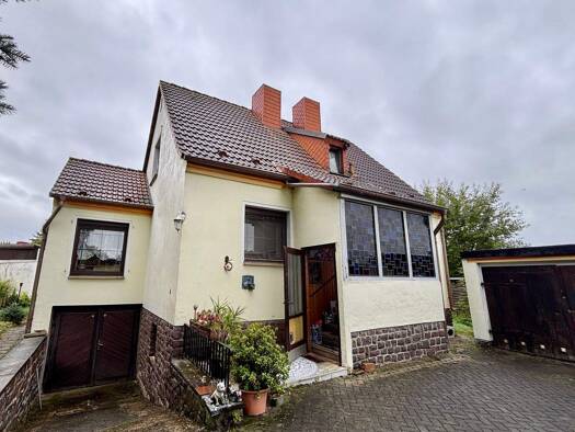 Einfamilienhaus zum Kauf 299.000 € 5 Zimmer 120 m² 866 m² Grundstück frei ab 01.02.2026 Gottfried-Keller-Siedlung Halle (Saale) 06118