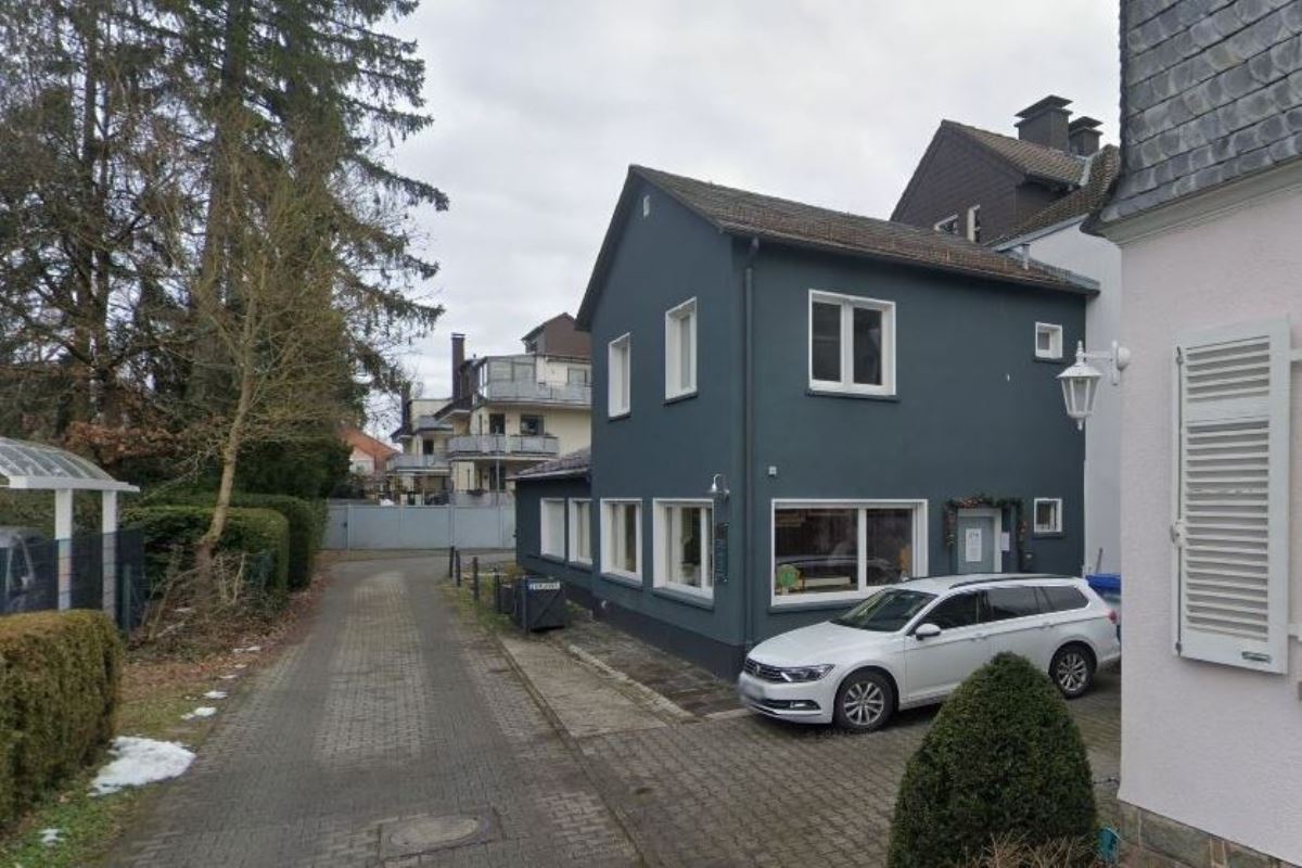 Stadthaus zum Kauf 400.000 € 3 Zimmer 112 m²<br/>Wohnfläche 232 m²<br/>Grundstück Kronberg Kronberg 61476