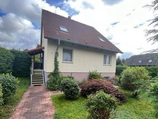 Einfamilienhaus zum Kauf 7 Zimmer 137 m² 809 m² Grundstück frei ab 01.05.2026 Raden Lalendorf 18279