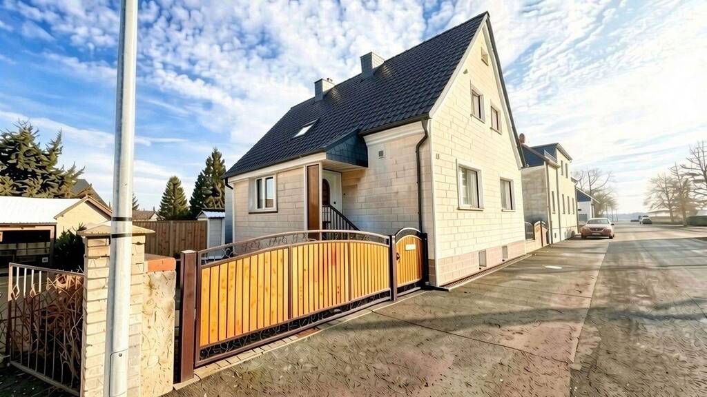 Einfamilienhaus zum Kauf 179.000 € 4 Zimmer 130 m² 550 m² Grundstück Lindenbergstr. 11 Altenhausen 39343