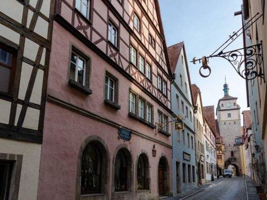 Haus zum Kauf 950.000 € 418 m² 536 m² Grundstück Rothenburg Rothenburg ob der Tauber 91541