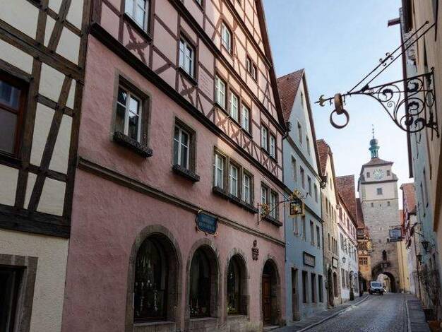 Haus zum Kauf 950.000 € 418 m² 536 m² Grundstück Rothenburg Rothenburg ob der Tauber 91541