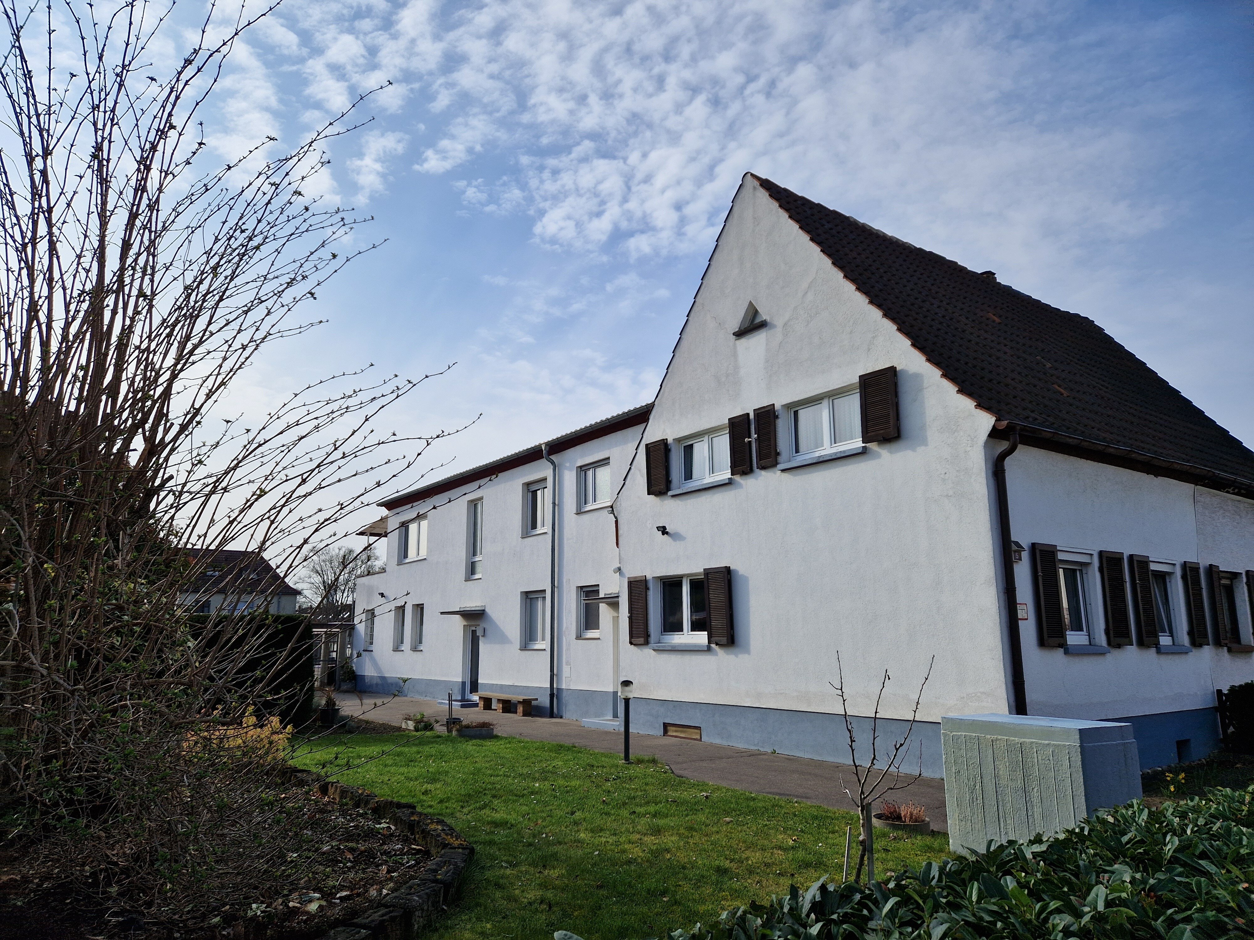 Doppelhaushälfte zum Kauf provisionsfrei 395.000 € 6 Zimmer 176 m²<br/>Wohnfläche 623 m²<br/>Grundstück ab sofort<br/>Verfügbarkeit Gartenstadt / Stadtbezirk 413 Ludwigshafen am Rhein 67067