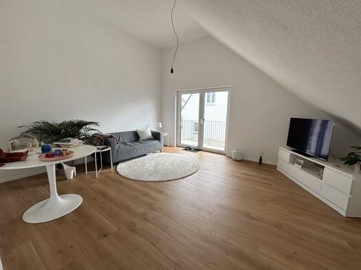 Wohnung zur Miete 1.350 € 3,5 Zimmer 90 m² 2. Geschoss frei ab 01.05.2026 Poppenweiler Ludwigsburg / Poppenweiler 71642