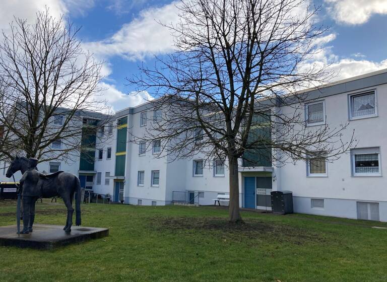 Wohnung zur Miete nur mit Wohnberechtigungsschein 259 € 2 Zimmer 54,6 m²<br/>Wohnfläche 2.<br/>Geschoss ab sofort<br/>Verfügbarkeit Bürgerstraße 5 Rotenburg Rotenburg a. d. Fulda 36199