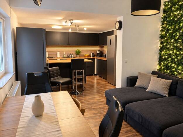 Wohnung zur Miete 1.090 € 5 Zimmer 122 m² frei ab 01.01.2027 Frühmeßholzstraße 4 Neunkirchen Neunkirchen am Sand 91233