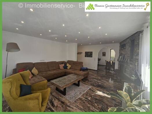 Mehrfamilienhaus zum Kauf 8,5 Zimmer 260 m² 474 m² Grundstück frei ab sofort Unterkochen Aalen 73432