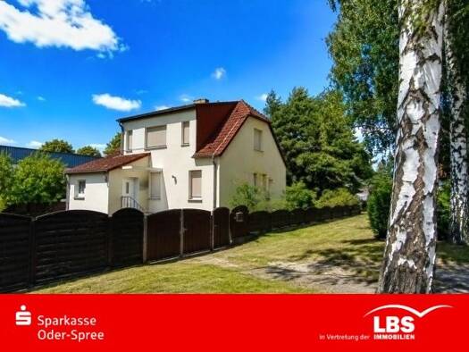 Einfamilienhaus zum Kauf 249.000 € 4 Zimmer 111,5 m² 833 m² Grundstück Eisenhüttenstadt Eisenhüttenstadt 15890