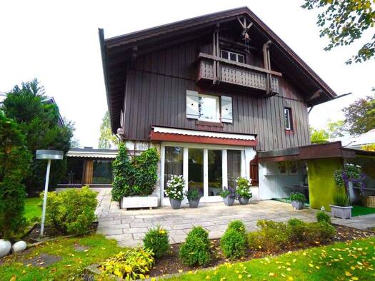 Haus zum Kauf 1.995.000 € 10 Zimmer 428 m² 826 m² Grundstück Ottobrunn 85521