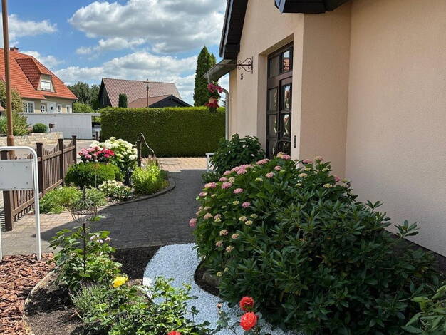 Mehrfamilienhaus zum Kauf provisionsfrei 490.000 € 8 Zimmer 220 m² 563 m² Grundstück Altenburg 04600