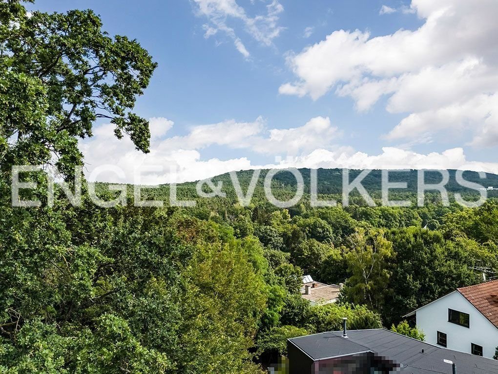 Einfamilienhaus zum Kauf 1.250.000 € 6 Zimmer 186 m²<br/>Wohnfläche 816 m²<br/>Grundstück ab sofort<br/>Verfügbarkeit Burgberg Erlangen 91054