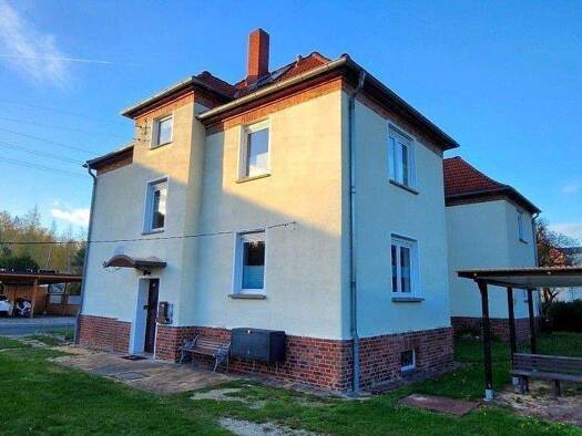 Doppelhaushälfte zum Kauf 149.000 € 6 Zimmer 135,1 m² 1.062 m² Grundstück Straße des 15. Oktober 15 Deutzen Neukieritzsch 04575