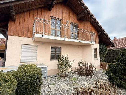 Einfamilienhaus zur Miete 1.250 € 5 Zimmer 155,5 m² 625 m² Grundstück frei ab sofort Rain 94369