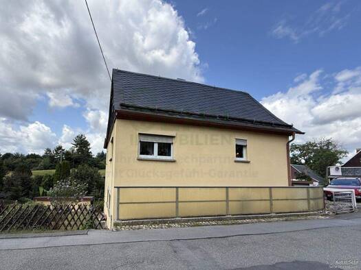 Einfamilienhaus zum Kauf 79.000 € 5 Zimmer 125 m² 496,2 m² Grundstück Hauptstr. 57 Bernsdorf 09337