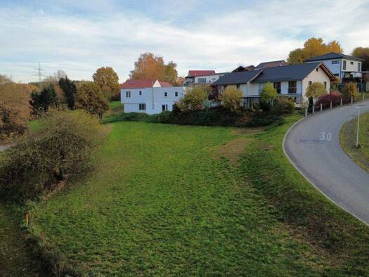 Grundstück zum Kauf 285.000 € 1.450 m² Grundstück Baugenehmigung vorhanden frei ab sofort Mamming 94437