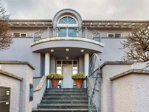 Villa zum Kauf 1.180.000 € 9 Zimmer 296,3 m² 707 m² Grundstück Schwaikheim 71409