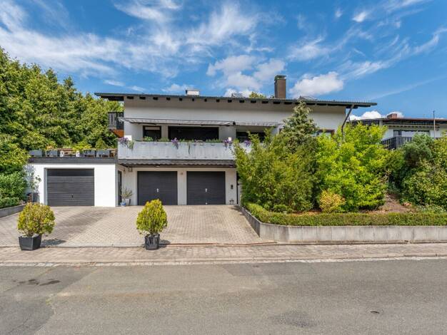Mehrfamilienhaus zum Kauf 599.000 € 6 Zimmer 200 m² 741 m² Grundstück Herzogenaurach Herzogenaurach 91074