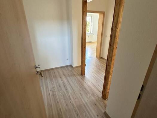 Wohnung zur Miete 217 € 2 Zimmer 42 m² Geschoss 1/2 frei ab 01.04.2026 Grünaer Straße 4 Mittelbach Chemnitz 09224