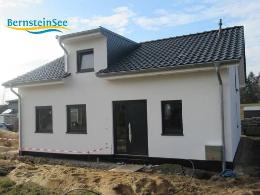 Einfamilienhaus zum Kauf - Erstbezug provisionsfrei 319.000 € 4 Zimmer 105 m² 511 m² Grundstück frei ab sofort Bernsteinsee Sassenburg 38524