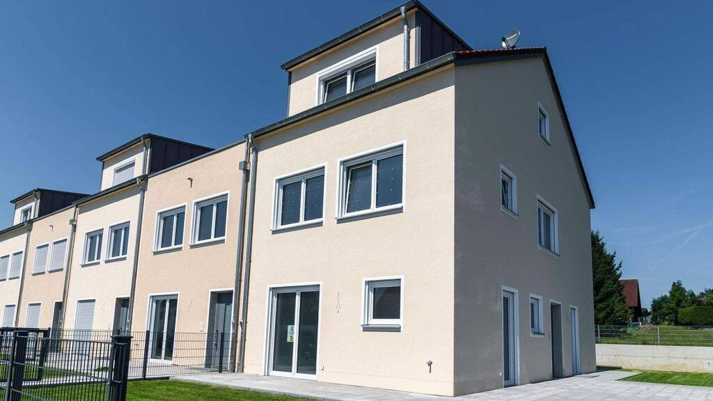 Reihenmittelhaus zum Kauf - Erstbezug provisionsfrei 690.000 € 5 Zimmer 160 m² 186 m² Grundstück frei ab sofort Klingen Aichach 86551