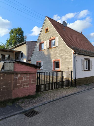 Einfamilienhaus zum Kauf provisionsfrei 130.000 € 3 Zimmer 130 m² 488 m² Grundstück frei ab sofort Schelmentalstraße 14 - 16 Hochspeyer 67691