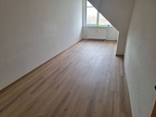 Wohnung zur Miete 900 € 3 Zimmer 94,5 m² 4. Geschoss frei ab 01.05.2026 Bergener Straße 19 Marbach Erfurt 99092