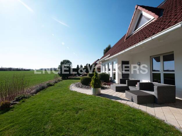 Einfamilienhaus zum Kauf 749.000 € 5 Zimmer 210 m² 570 m² Grundstück Schwebheim 97525