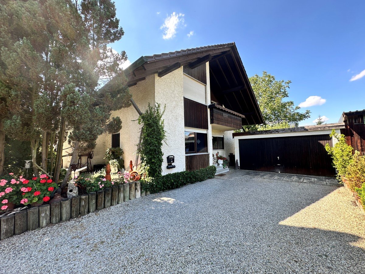 Einfamilienhaus zum Kauf 585.000 € 4 Zimmer 158,6 m²<br/>Wohnfläche 861 m²<br/>Grundstück Vöhringen Vöhringen 89269