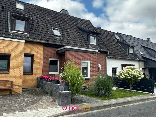 Reihenmittelhaus zum Kauf 220.000 € 5 Zimmer 106 m² 320 m² Grundstück Vöhrum Peine 31228