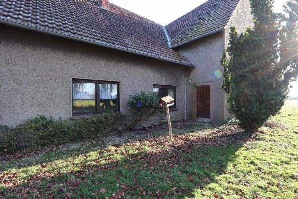 Immobilie in Lübbecke - Ehemaliges landwirtschaftliches Gebäude mit etwa 2,5 ha Land - Bild 4