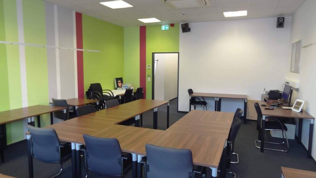 Bürofläche zur Miete 1.725 € 4 Zimmer 130 m² Bürofläche Hall in Tirol 6060