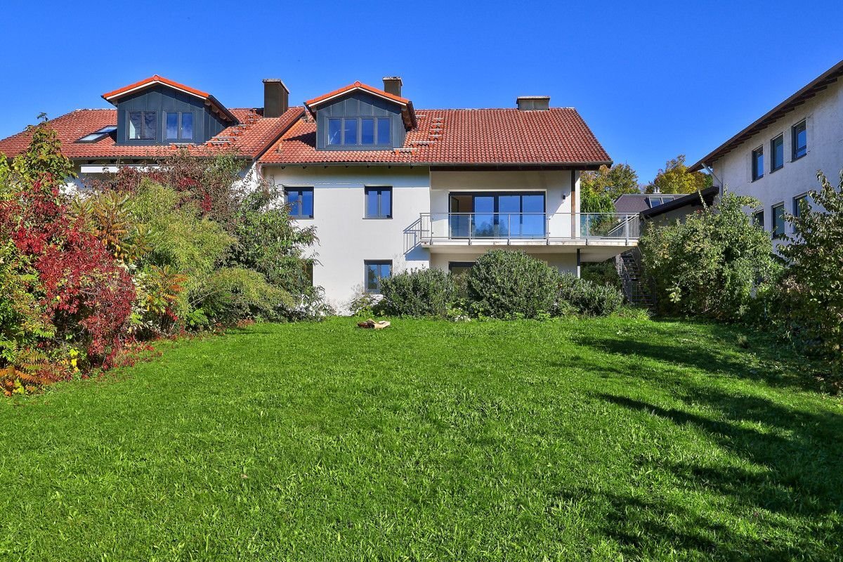 Doppelhaushälfte zur Miete 4.900 € 8,5 Zimmer 306,2 m²<br/>Wohnfläche 1.150 m²<br/>Grundstück ab sofort<br/>Verfügbarkeit Kempfenhausen Berg 82335