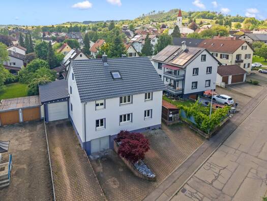 Mehrfamilienhaus zum Kauf 485.000 € 9,5 Zimmer 209 m² 532 m² Grundstück Erzingen Klettgau 79771