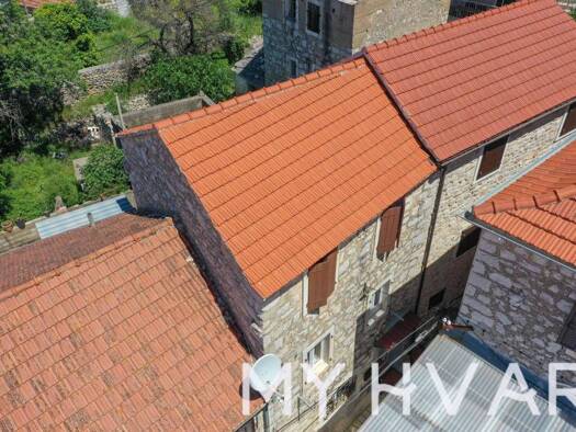Haus zum Kauf 250.000 € 5 Zimmer 81 m² Jelsa