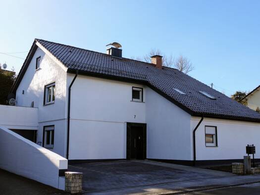 Wohnung zur Miete 1.090 € 4,5 Zimmer 100 m² EG frei ab sofort Am Bogen 7 Trossingen Trossingen 78647