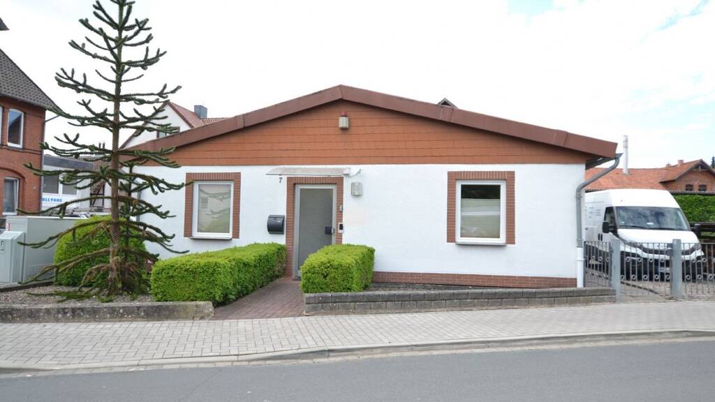 Bungalow zum Kauf 179.000 € 8 Zimmer 69 m² 524 m² Grundstück Rosmarienstraße 7 Delligsen 31073