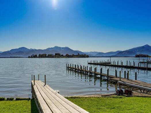 Villa zum Kauf 8 Zimmer 351 m² 1.001 m² Grundstück Prien Prien am Chiemsee 83209
