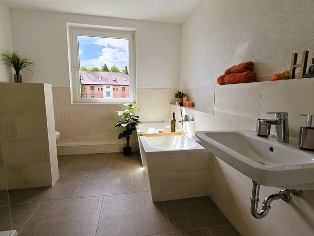 Wohnung zur Miete 930 € 5 Zimmer 124,6 m² 1. Geschoss frei ab 01.05.2026 Löbau 02708