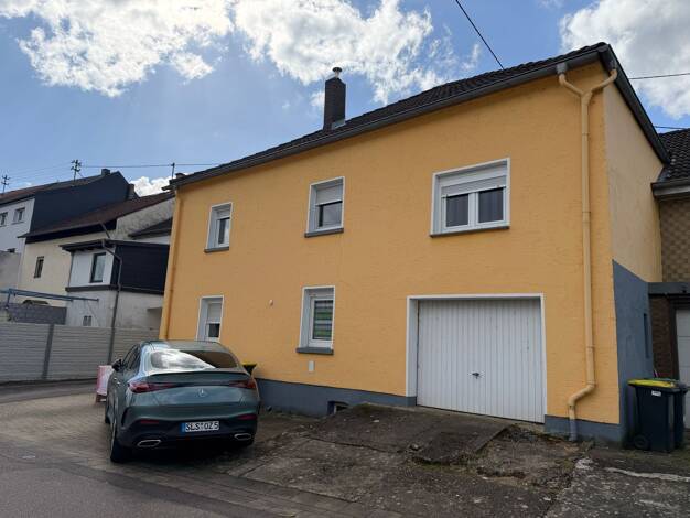 Reihenhaus zum Kauf 142.000 € 7 Zimmer 140 m² 177 m² Grundstück frei ab sofort Rehlingen Rehlingen-Siersburg 66780