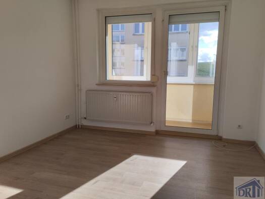 Wohnung zum Kauf 29.999 € 3 Zimmer 60 m² 1. Geschoss frei ab sofort Schönau-Berzdorf 02899