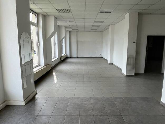 Haus zum Kauf 260.000 € 15 Zimmer 126 m² 2.300 m² Grundstück Altenburg 04600