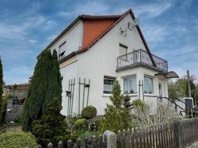 Einfamilienhaus zum Kauf 225.000 € 5 Zimmer 125 m² 940 m² Grundstück frei ab sofort Bretnig Großröhrsdorf 01900
