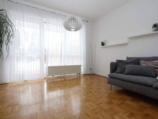 Wohnung zum Kauf 109.000 € 2 Zimmer 60,6 m² Queis Landsberg 06188