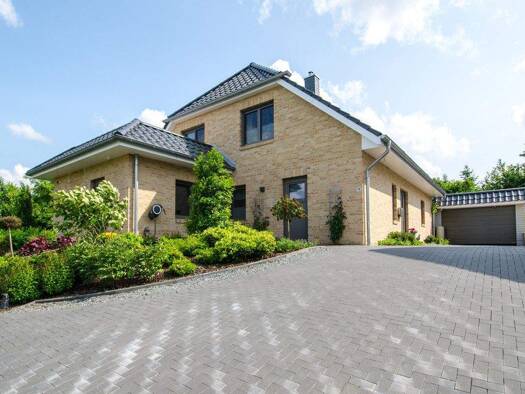 Einfamilienhaus zum Kauf 775.000 € 6 Zimmer 212 m² 1.031 m² Grundstück Breiholz / Lohklint 24797