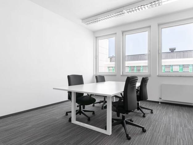 Bürofläche zur Miete provisionsfrei 2.618 € 45 m² Bürofläche Feringastrasse 6 München 85774