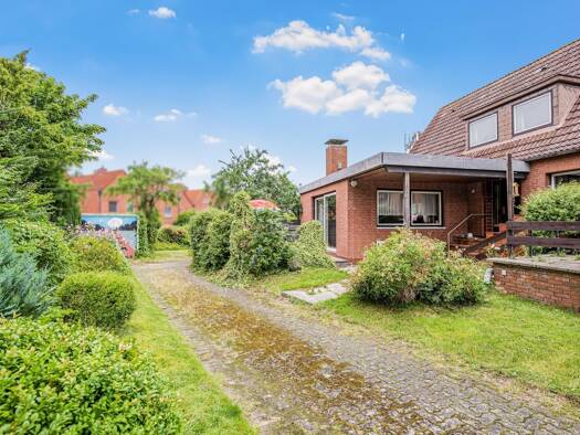 Doppelhaushälfte zum Kauf 227.000 € 4,5 Zimmer 122,9 m² 876 m² Grundstück frei ab 01.09.2025 Lütjenburg 24321