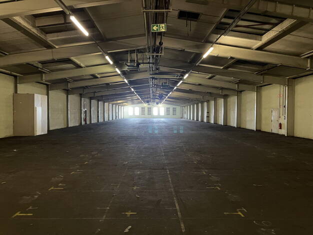 Lagerhalle zur Miete provisionsfrei 2.200 m² Lagerfläche Im Gewerbepark 1 Hunderdorf Hunderdorf 94336