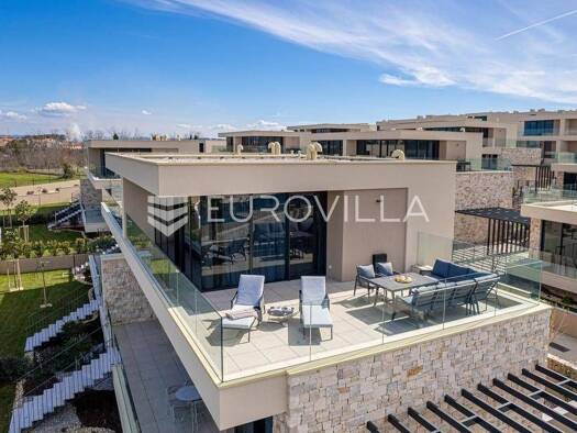 Haus zur Miete 5.000 € 4 Zimmer 262 m² Crveni Vrh Savudrija, Zambratija, Crveni Vrh