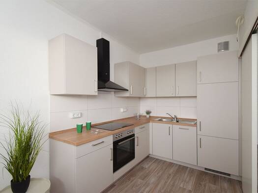 Wohnung zur Miete 526 € 3 Zimmer 70,4 m² 5. Geschoss Lindenweg 9 Heide Nord West 06120
